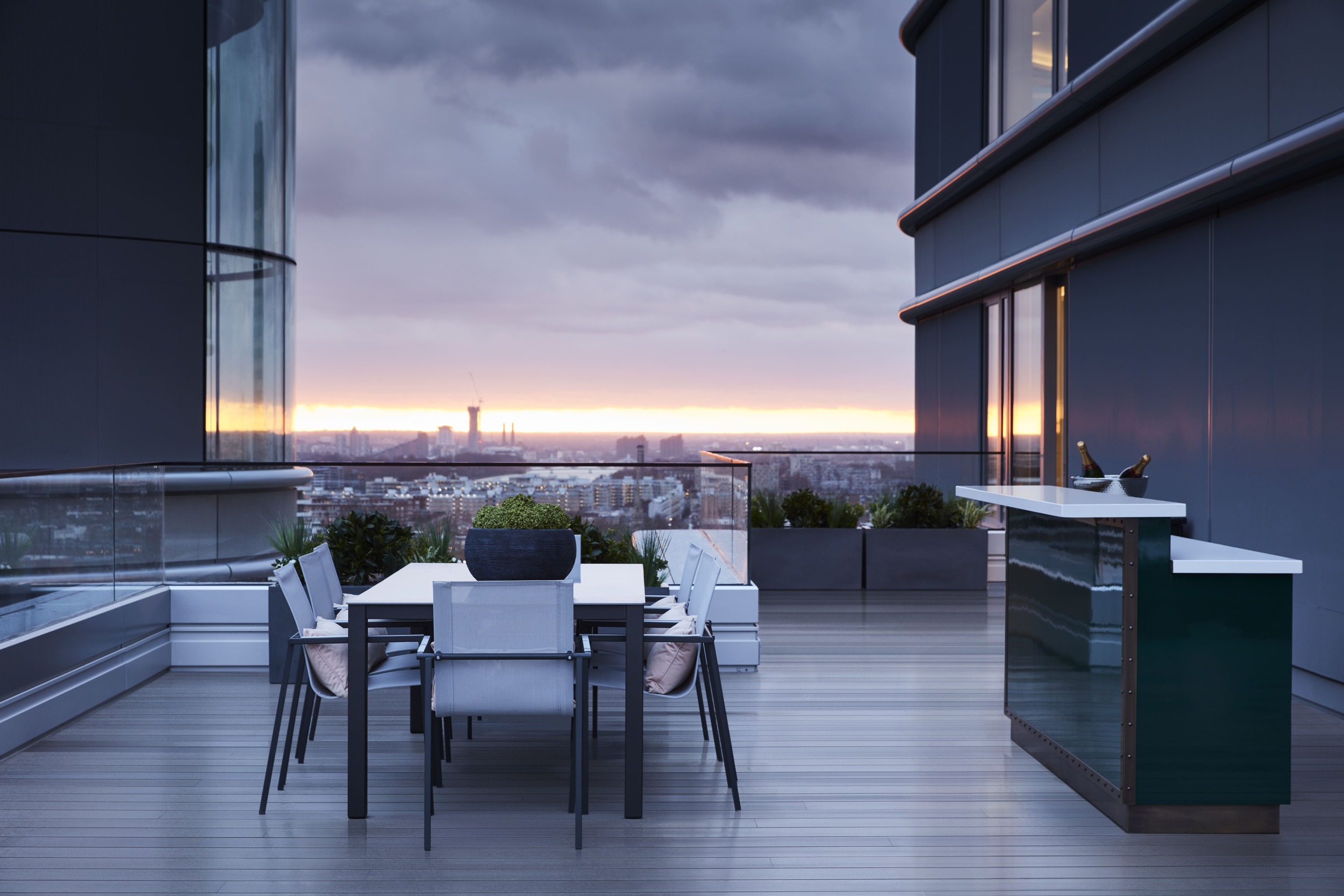 London space: Rooftop family dining area